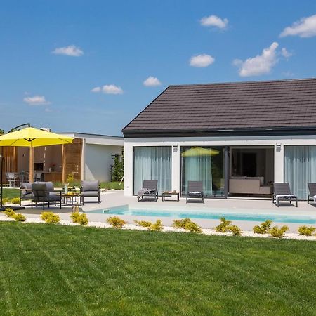 Bandelli Villas Oklaj エクステリア 写真
