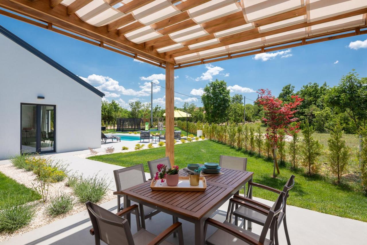 Bandelli Villas Oklaj エクステリア 写真