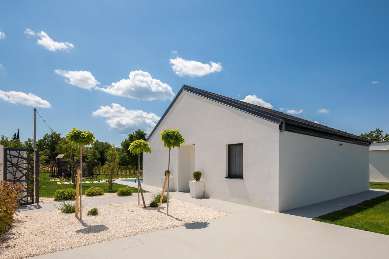 Bandelli Villas Oklaj エクステリア 写真
